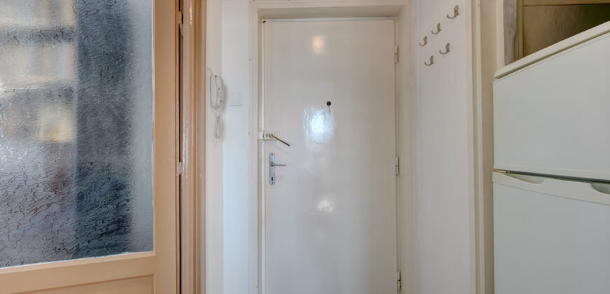 Unirii – Brătianu\ 2 camere \ etaj intermediar \centrala proprie
