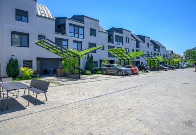 Avangarde Forest 7 – Suprafață 180 mp – Complex Inchis- curte privata